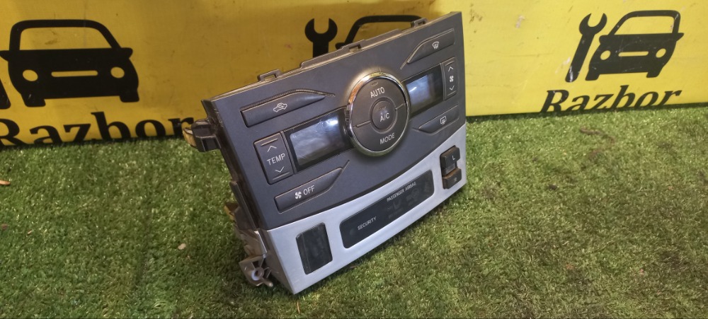 Блок управления климатом Toyota Corolla E150