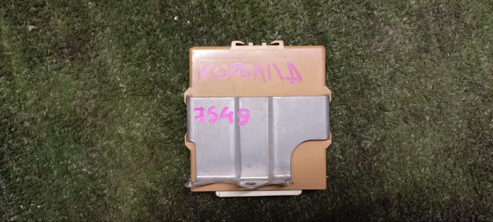 Блок управления Toyota Corolla 2011 E 151