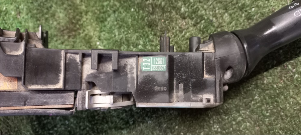 Подрулевой переключатель Toyota Corolla 2011 E 151