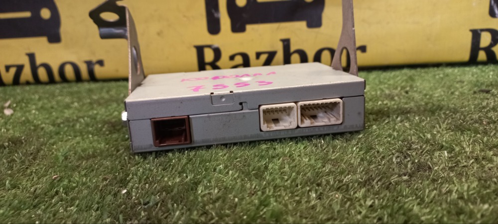 Блок электронный Toyota Corolla 2011 E 151