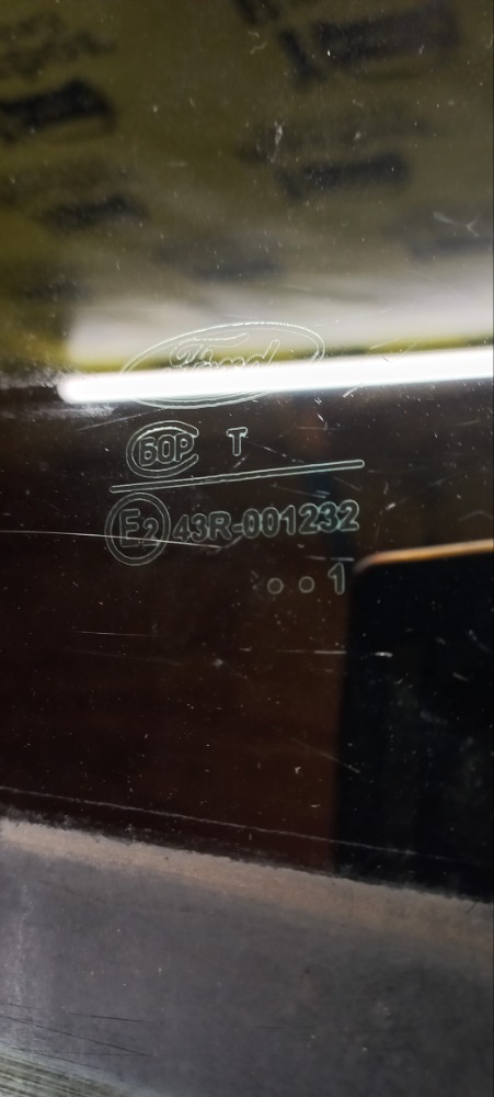 Стекло Ford Focus 2 2011 2