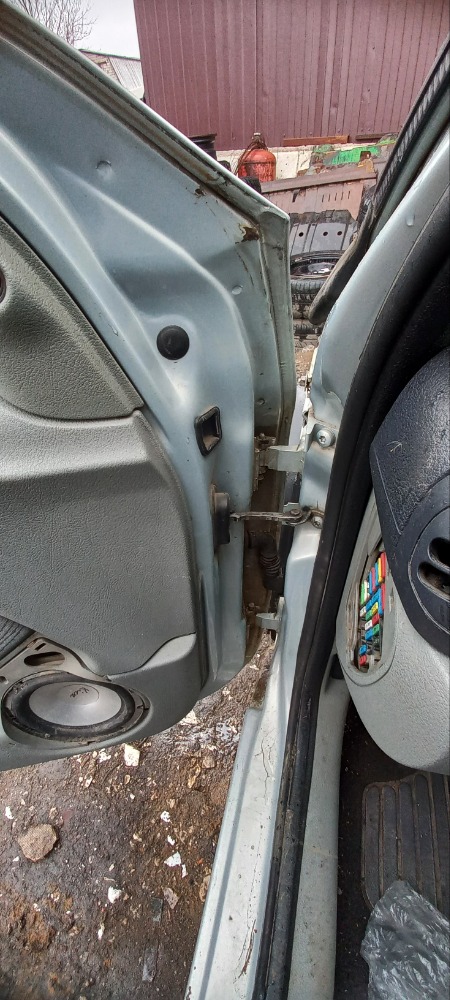 Дверь Renault symbol 2004 au14