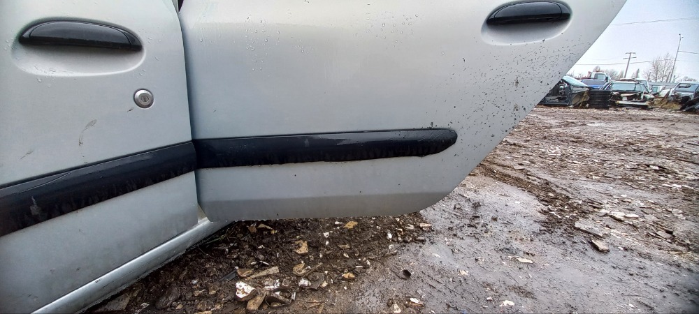 Задняя левая дверь Renault symbol 2004 au14