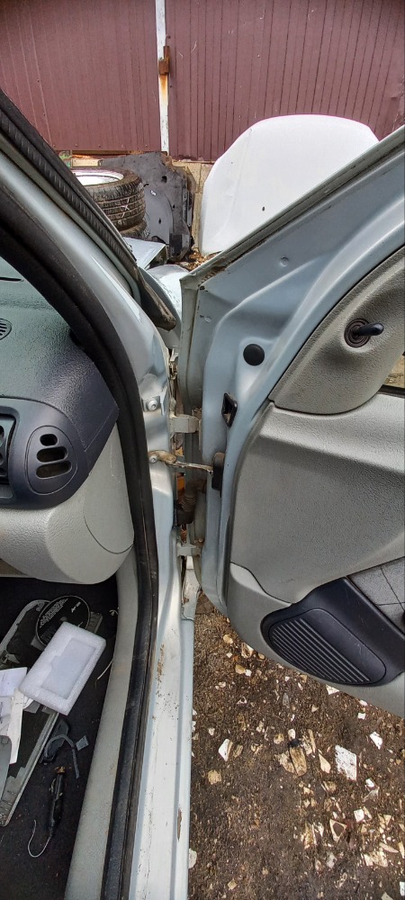 Дверь Renault symbol 2004 au14