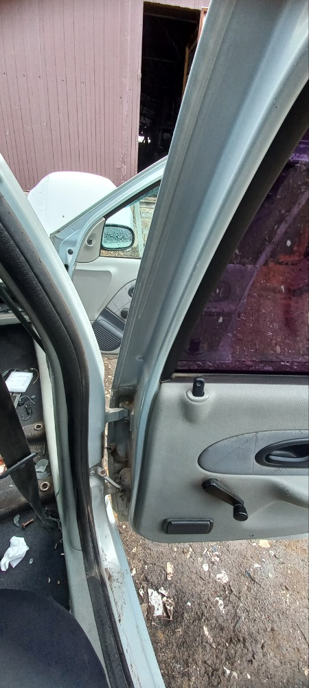 Дверь Renault symbol 2004 au14