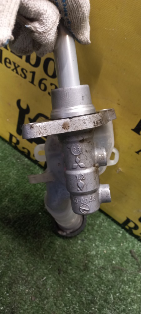 Главный тормозной цилиндр Mitsubishi Lancer 2008 X