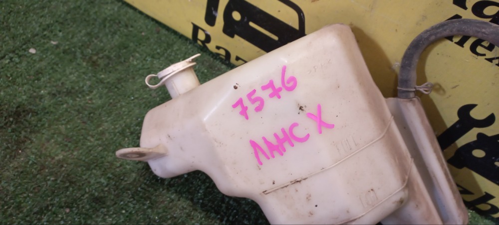 Бачок омывателя Mitsubishi Lancer 2008 X