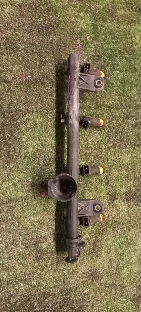 Топливная форсунка Renault symbol 2004 au14