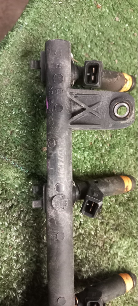 Топливная форсунка Renault symbol 2004 au14