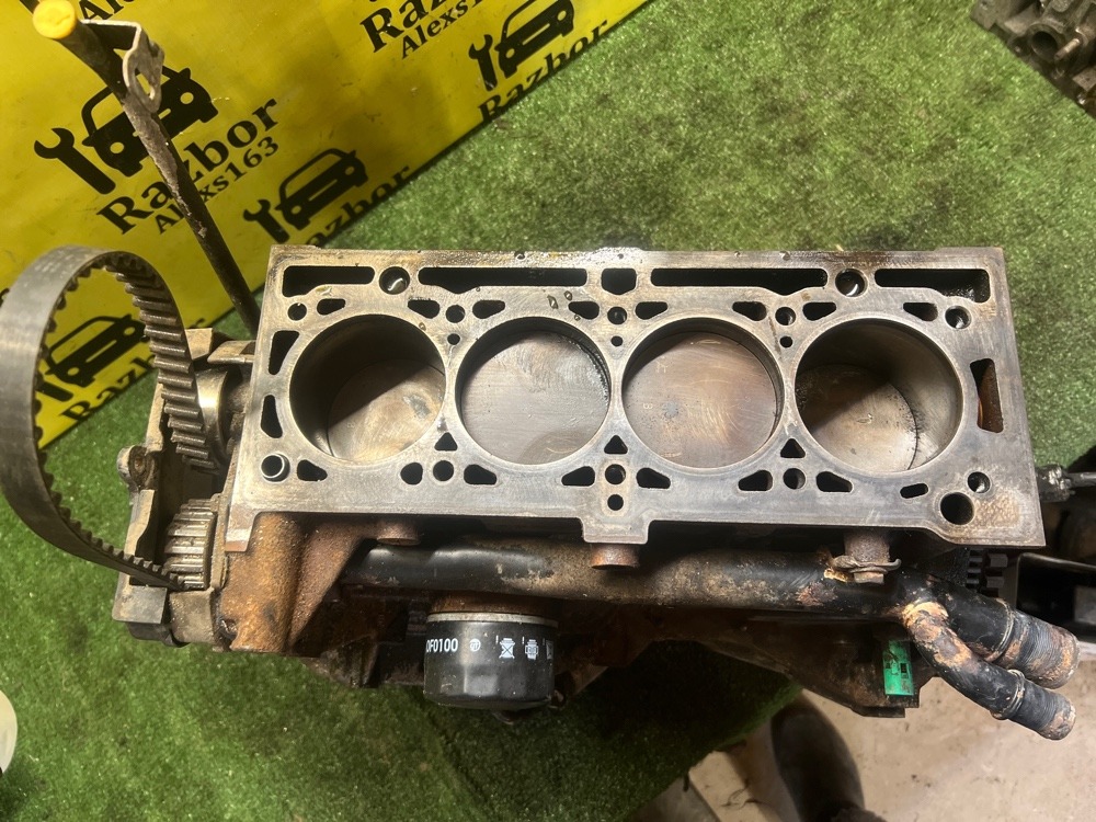 Блок ДВС Renault symbol 2004 au14