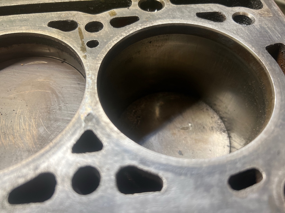 Блок ДВС Renault symbol 2004 au14