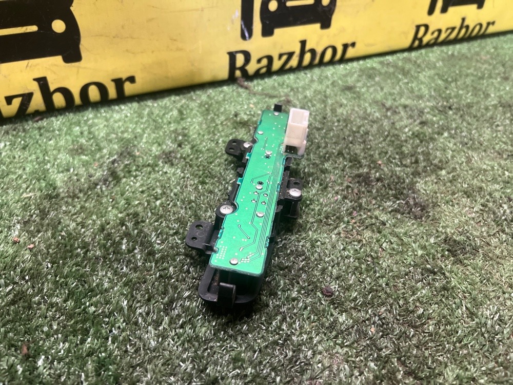 Кнопка аварийной сигнализации Mitsubishi Lancer 2008 X