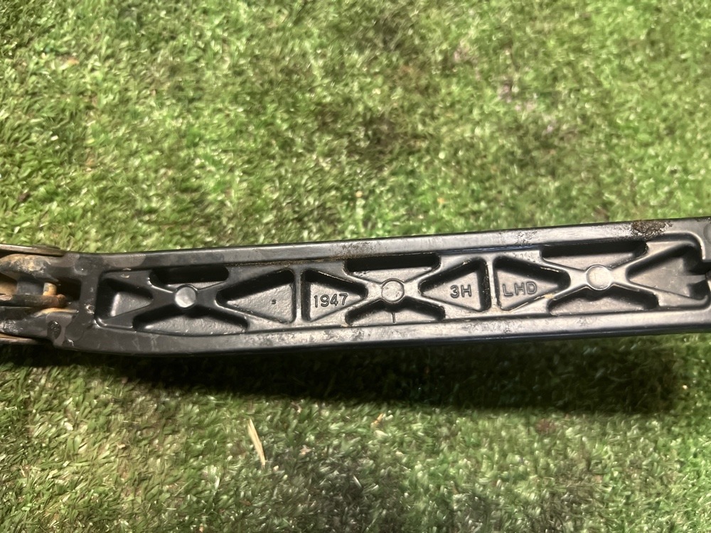 Поводок дворников Mitsubishi Lancer 2008 X