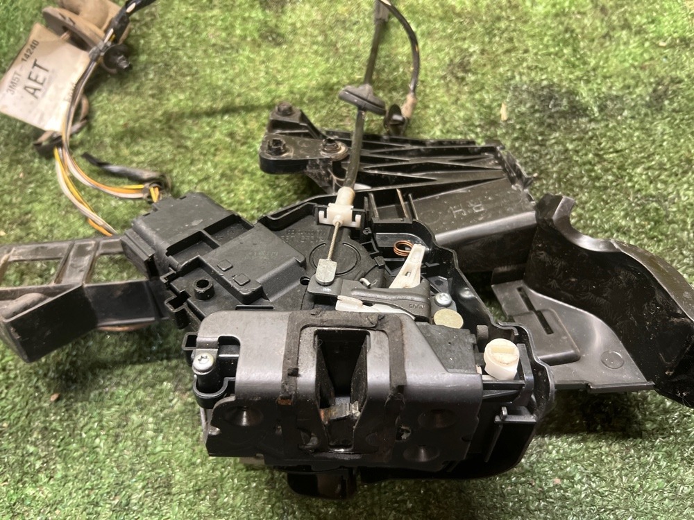 Замок двери Ford Focus 2 2011 2