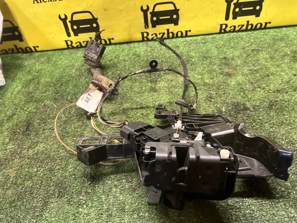 Замок двери Ford Focus 2 2011 2