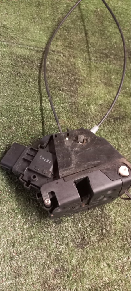 Замок двери Mazda 3 BK