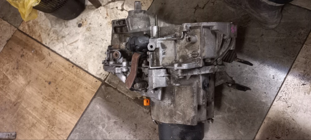 Коробка МКПП Renault symbol 2004 au14
