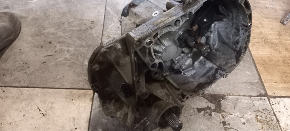 Коробка МКПП Renault symbol 2004 au14