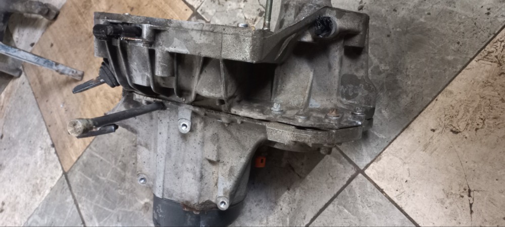 Коробка МКПП Renault symbol 2004 au14