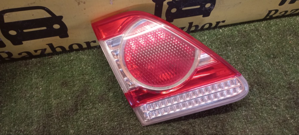 Фонарь Toyota Corolla 2011 E 151