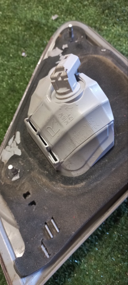 Фонарь Toyota Corolla 2011 E 151