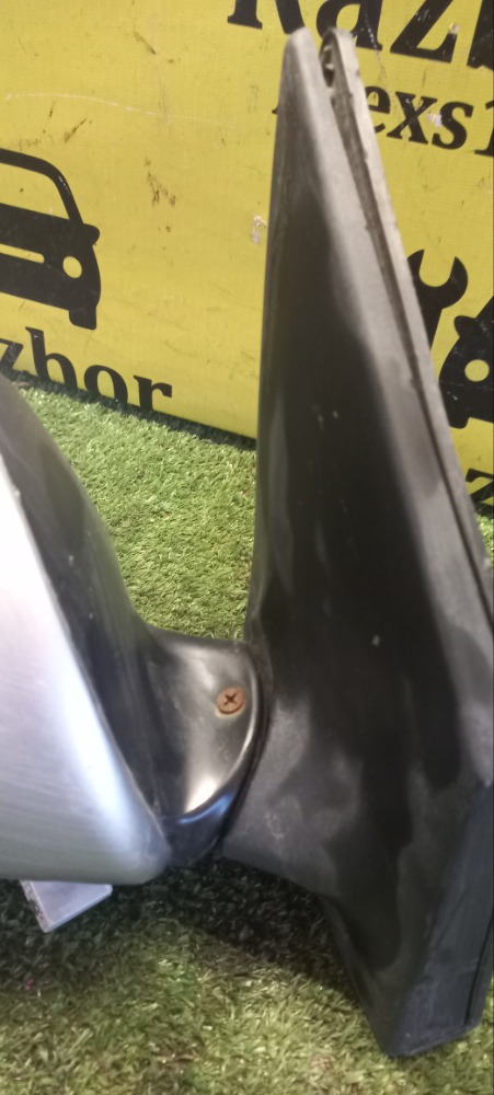 Зеркало боковое Toyota Corolla 2011 E 151