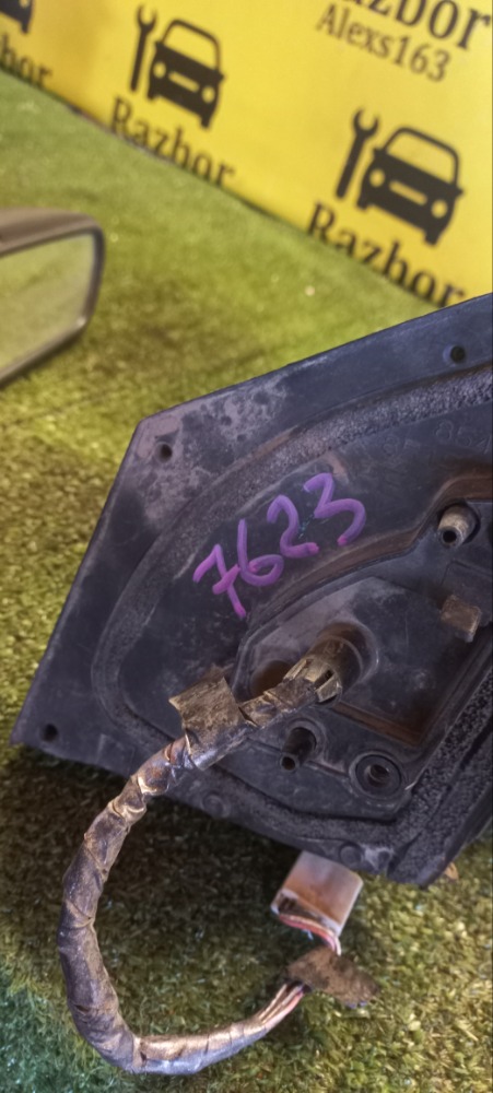 Зеркало боковое Toyota Corolla 2011 E 151