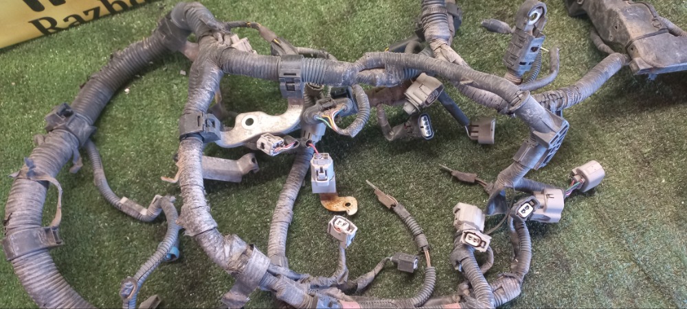 Подкапотная проводка Toyota Corolla 2011 E 151