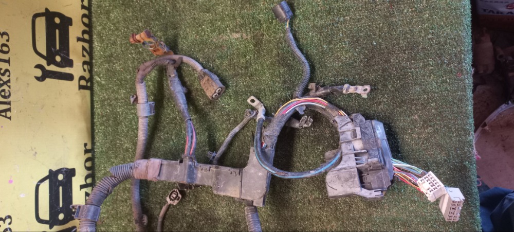 Подкапотная проводка Toyota Corolla 2011 E 151