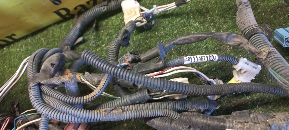 Подкапотная проводка Toyota Corolla 2011 E 151