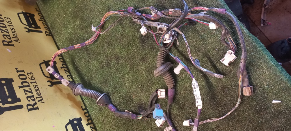 Проводка двери Toyota Corolla 2011 E 151