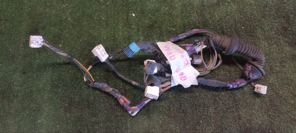 Проводка двери Toyota Corolla 2011 E 151