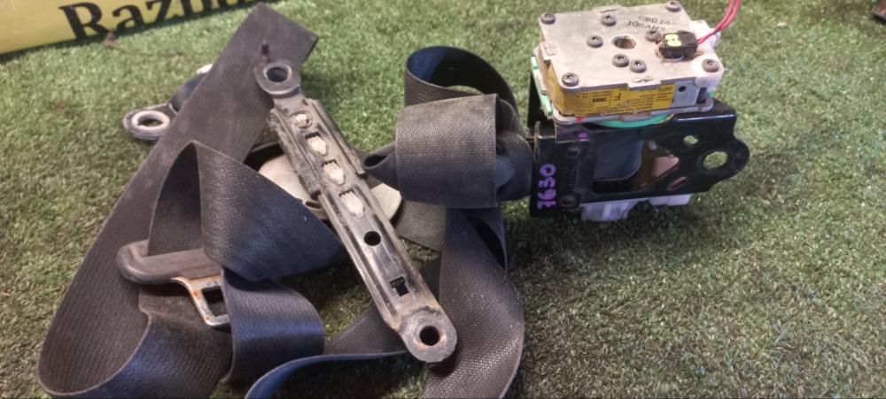 Ремень безопасности Toyota Corolla 2011 E 151