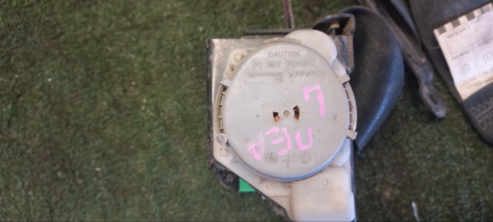 Ремень безопасности Toyota Corolla 2011 E 151