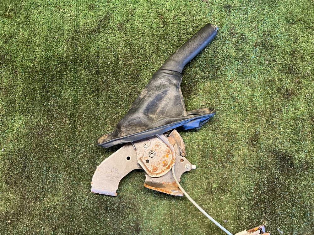 Ручник Toyota Corolla 2011 E 151