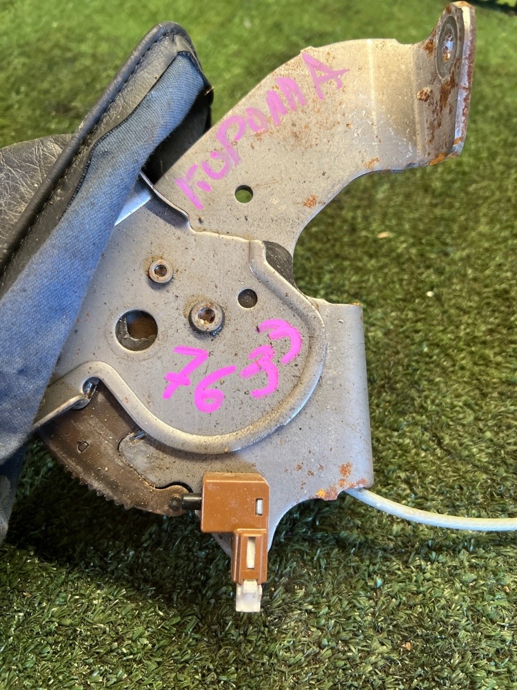 Ручник Toyota Corolla 2011 E 151