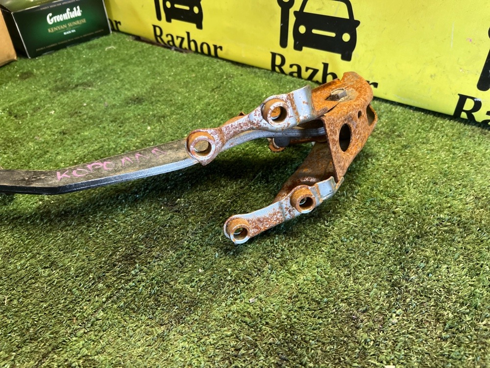 Педаль тормоза Toyota Corolla 2011 E 151