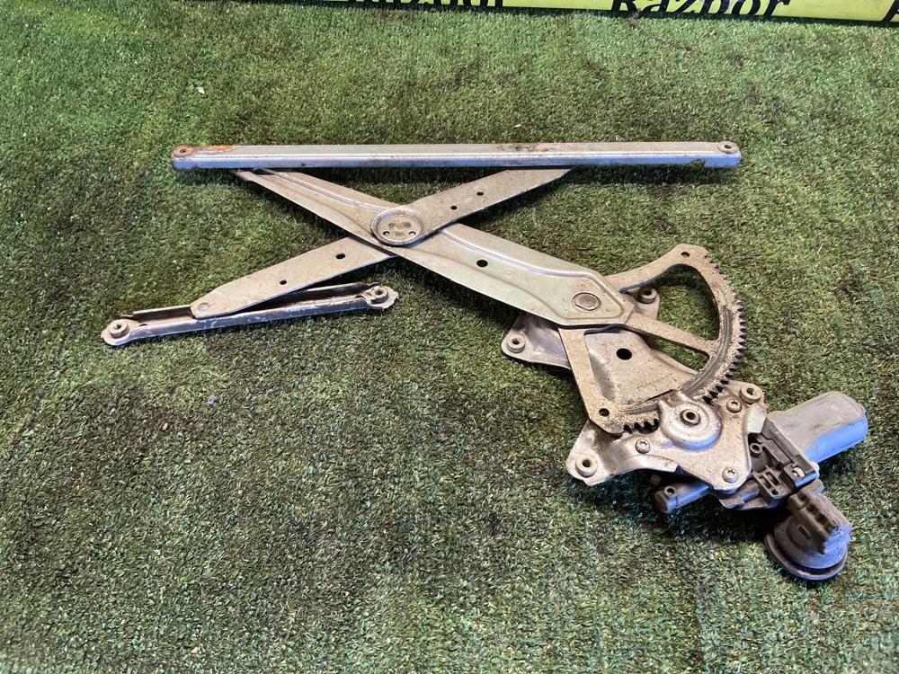 Стеклоподъемник Toyota Corolla 2011 E 151