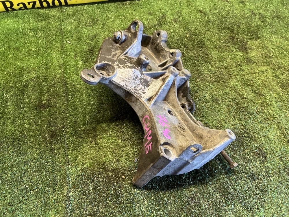 Кронштейн генератора Renault symbol 2004 седан
