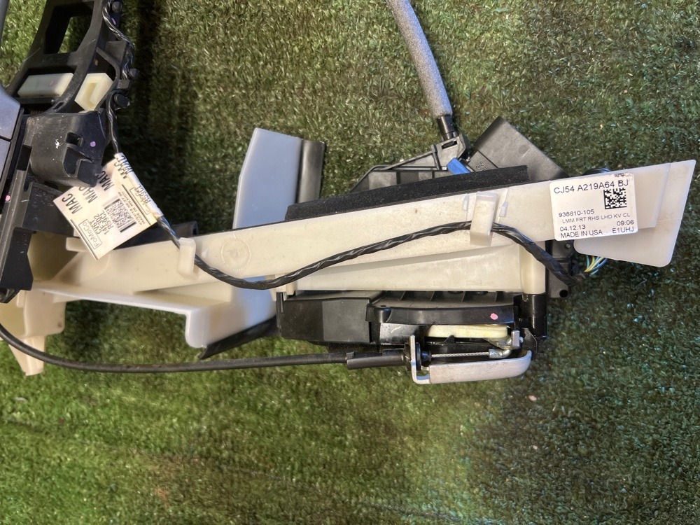 Замок двери Ford KUGA 2013 C512