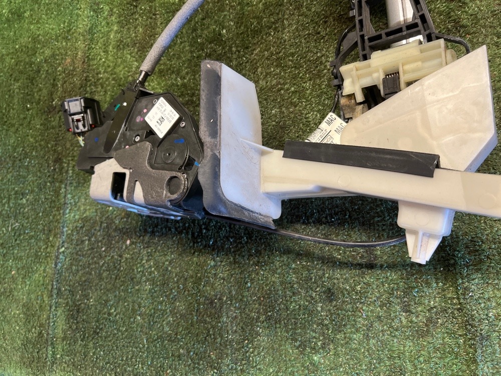 Замок двери Ford KUGA 2013 C512