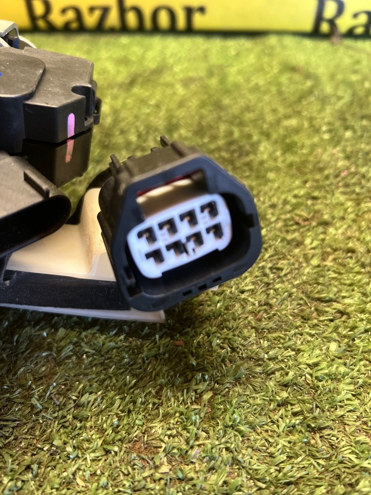 Замок двери Ford KUGA 2013 C512