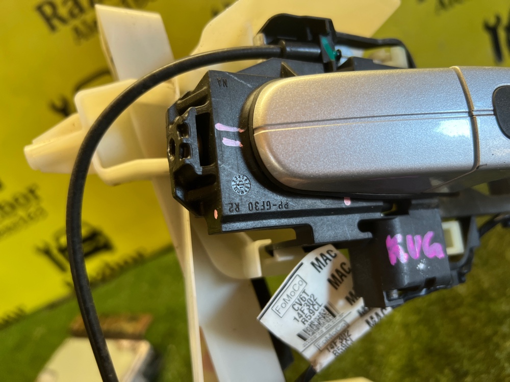 Ручка двери Ford KUGA 2013 C512