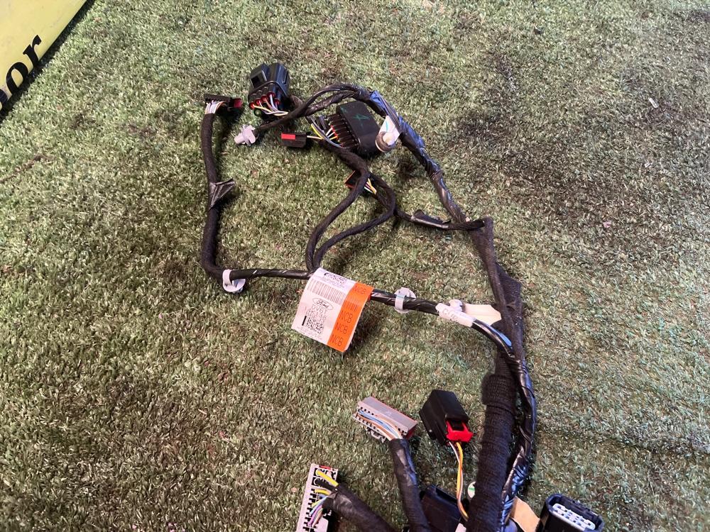 Проводка двери Ford KUGA 2013 C512