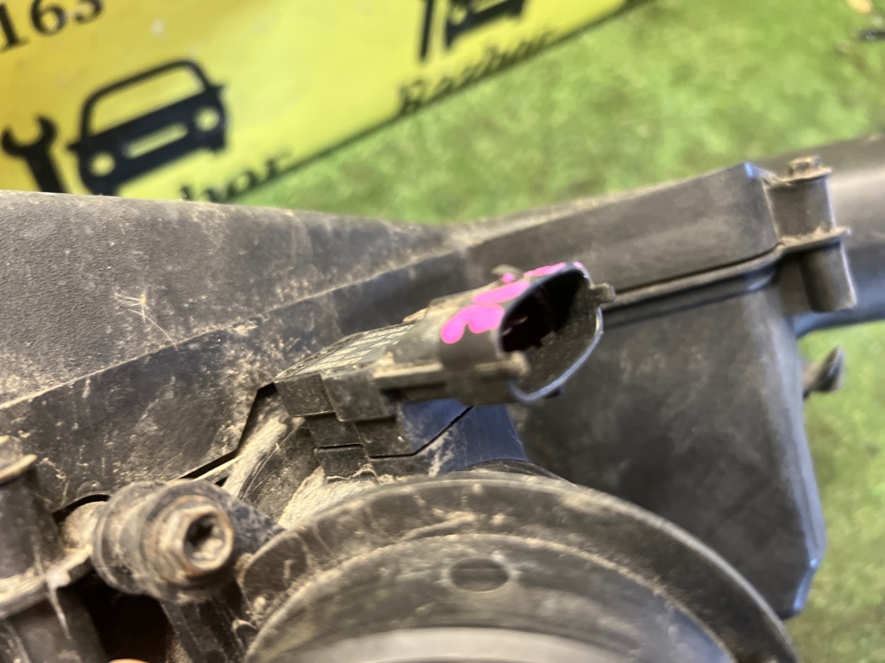 Датчик расхода воздуха Ford KUGA 2013 C512