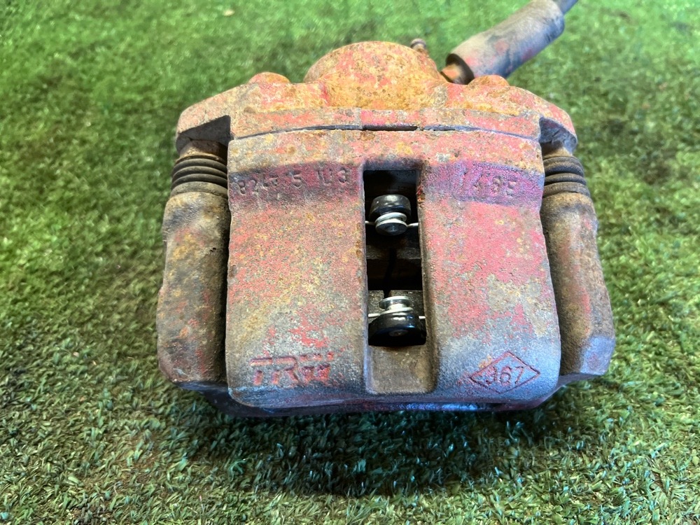 Суппорт Renault symbol 2004 седан