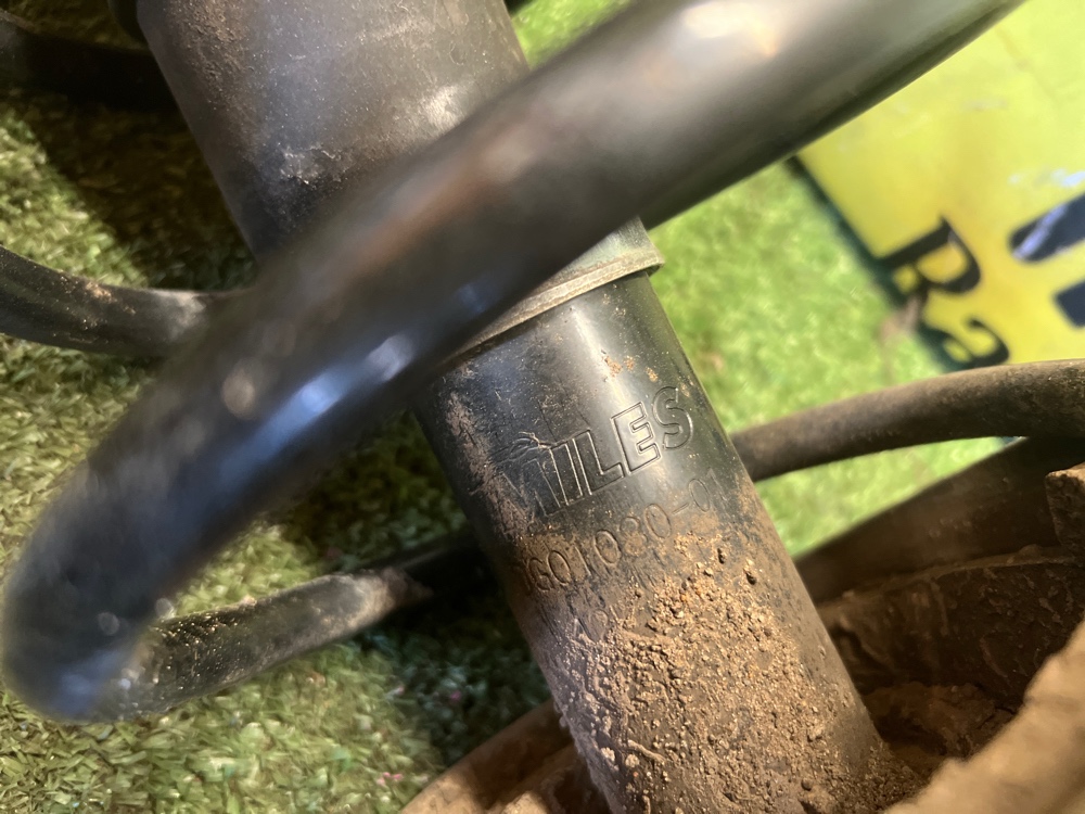 Стойки передние Renault symbol 2004 седан