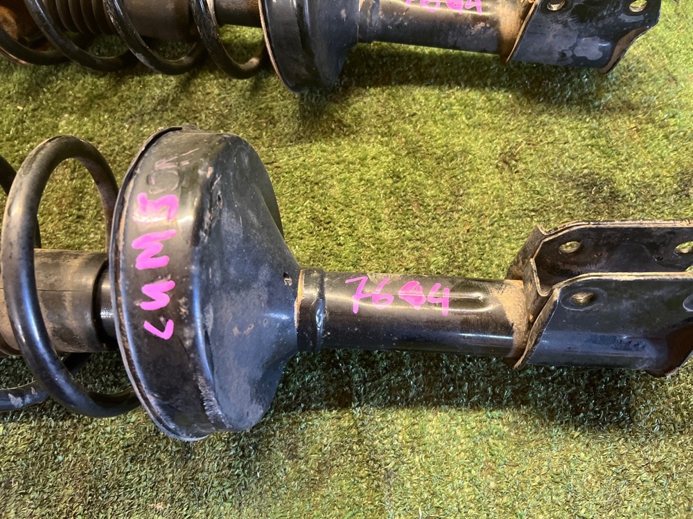 Стойки передние Renault symbol 2004 седан