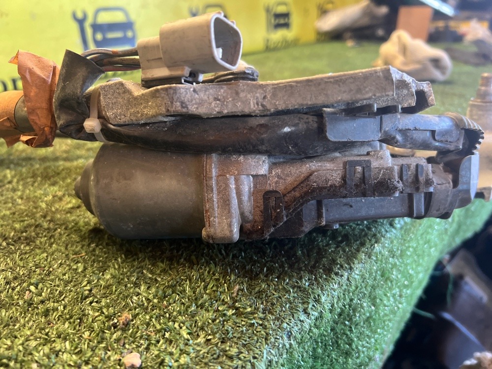 Моторчик дворников Toyota Corolla 2011 E 151