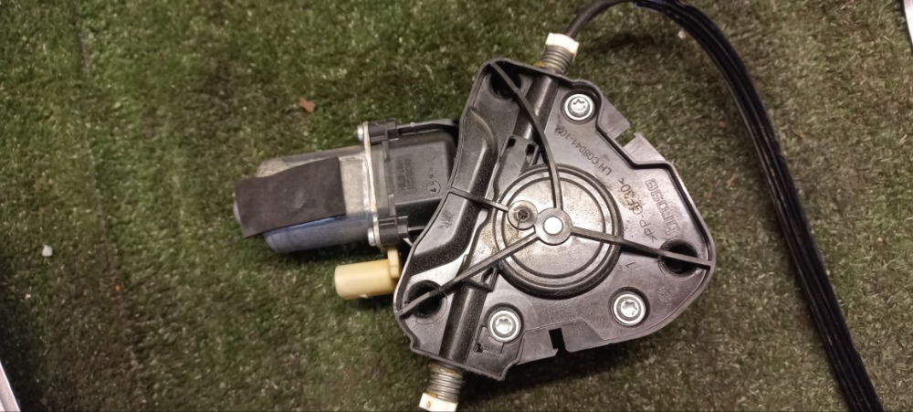 Стеклоподъемник Lada Granta 2019 FL